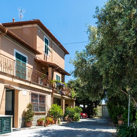 Agriturismo Giorgi Appartamenti In Riviera Ligure Albenga Bagian luar foto