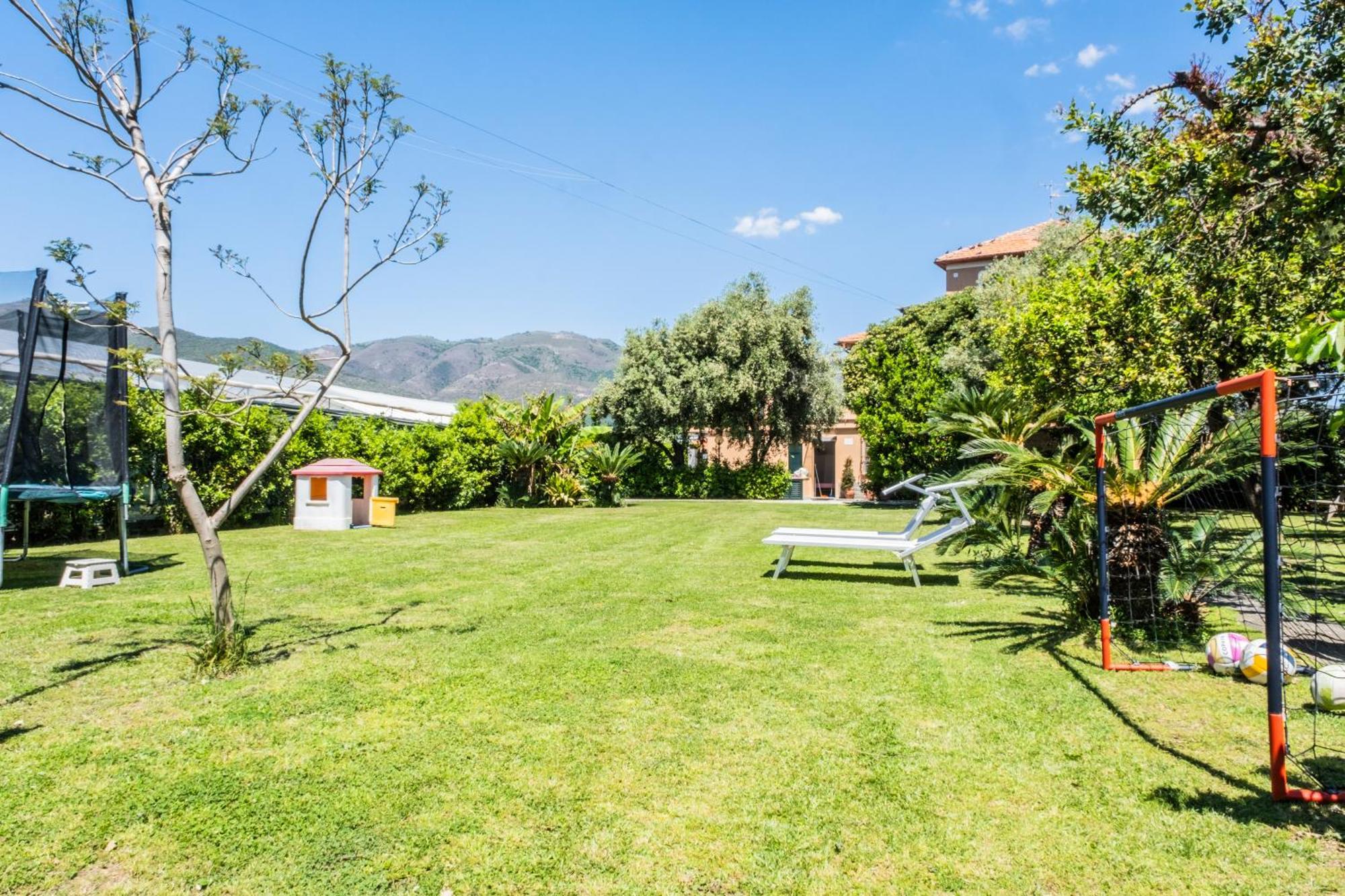 Agriturismo Giorgi Appartamenti In Riviera Ligure Albenga Bagian luar foto