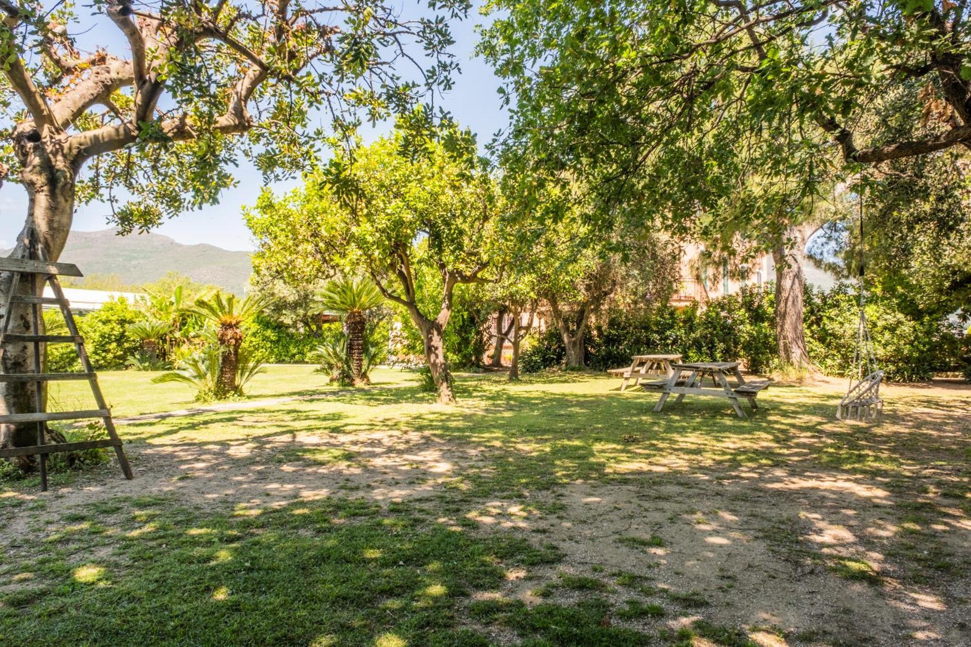 Agriturismo Giorgi Appartamenti In Riviera Ligure Albenga Bagian luar foto