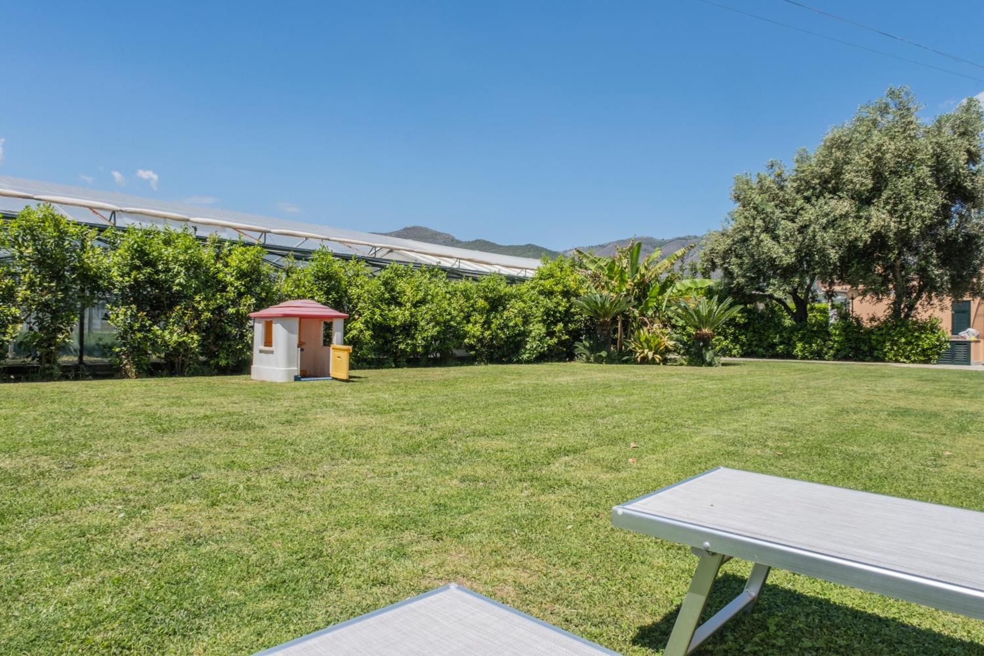 Agriturismo Giorgi Appartamenti In Riviera Ligure Albenga Bagian luar foto