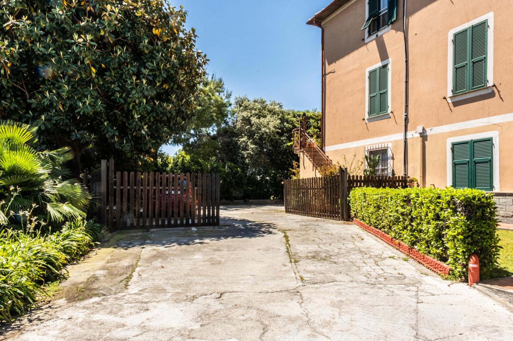 Agriturismo Giorgi Appartamenti In Riviera Ligure Albenga Bagian luar foto